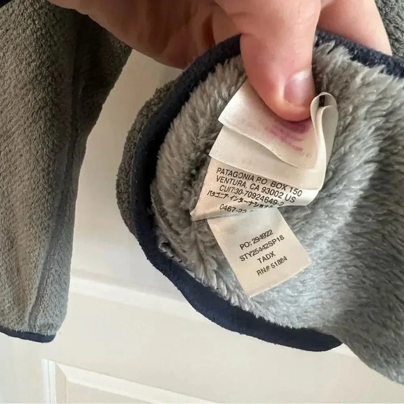 B107 Women’s Patagonia Snap Closure Fuzzy Jacket Size XS - Picture 7 of 7